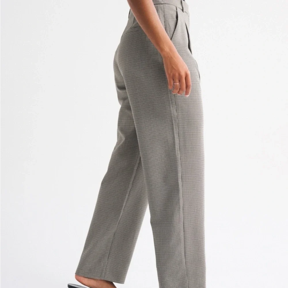 Curve Love A&F Quinn Taylored Straight Pants (short) - Picture 3 of 6